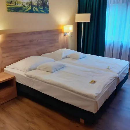 Hotel Land-gut-hotel Zum Alten Forsthaus - Aufladestation Fuer Elektroautos Hürtgenwald