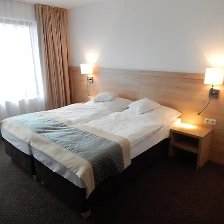 Land-gut-hotel Zum Alten Forsthaus - Aufladestation Fuer Elektroautos Hotel Hürtgenwald