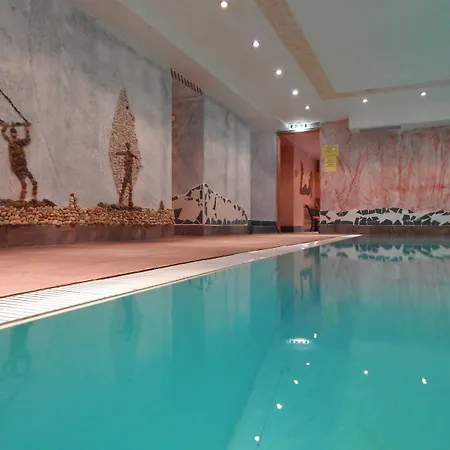 Land-gut-hotel Zum Alten Forsthaus 4*