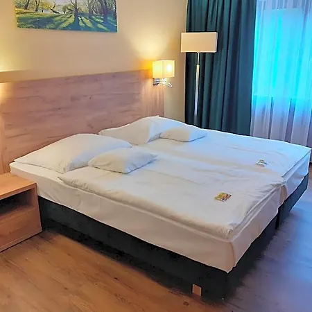 Hotel Land-gut-hotel Zum Alten Forsthaus 4*