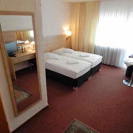 Land-gut-hotel Zum Alten Forsthaus - Aufladestation Fuer Elektroautos Hotel 4*