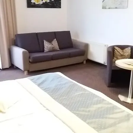 Land-gut-hotel Zum Alten Forsthaus - Aufladestation Fuer Elektroautos Hotel