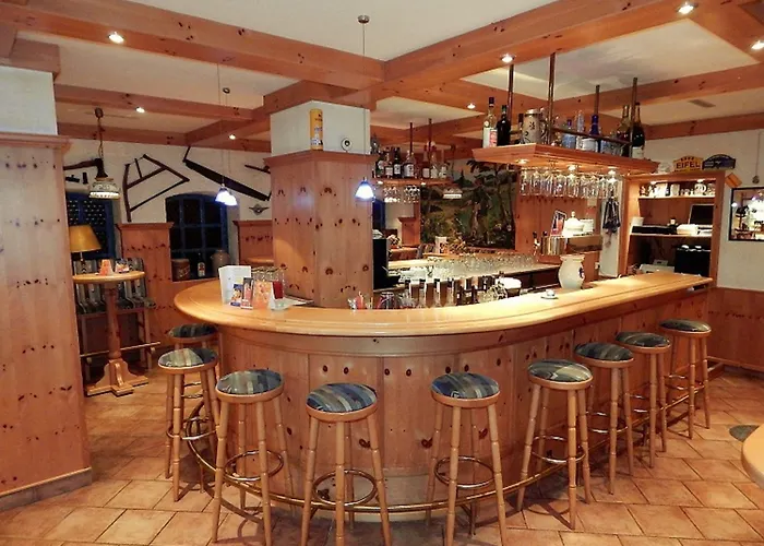 Land-gut-hotel Zum Alten Forsthaus 4*