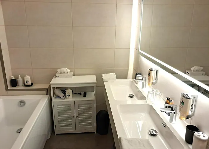 Land-gut-hotel Zum Alten Forsthaus - Aufladestation Fuer Elektroautos Hotel Hürtgenwald