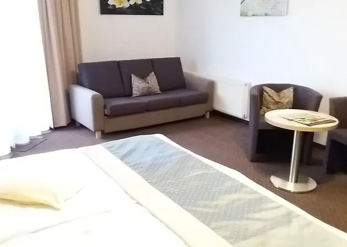 Land-gut-hotel Zum Alten Forsthaus Szálloda